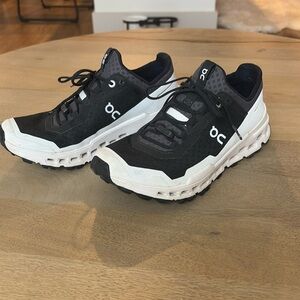 ON Running Shoes, size 7.5